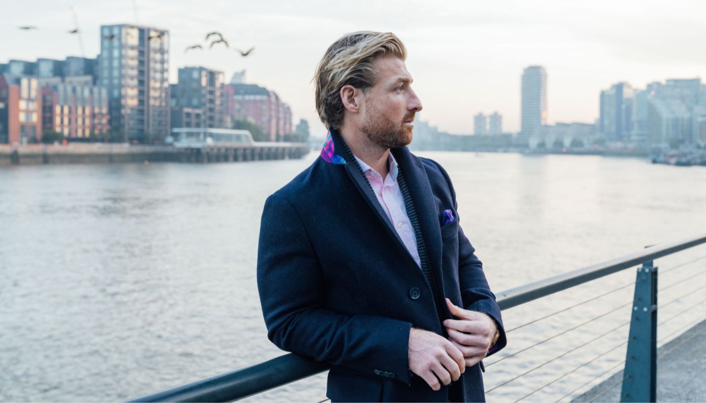 Fashion Across Generations: The Navy Wool Overcoat in Family Wardrobes
